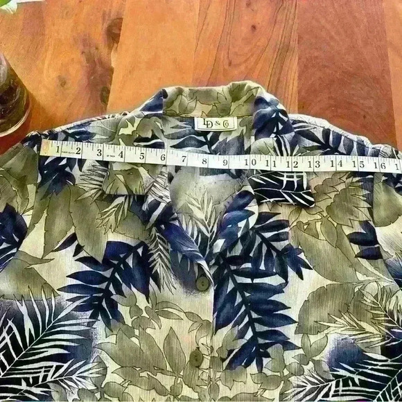 Vintage oversized Pattern Hawaiian floral short sleeves button down blouse/shirt - Picture 8 of 10